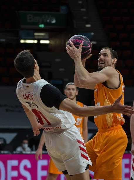 看到闪电般 看到闪电般